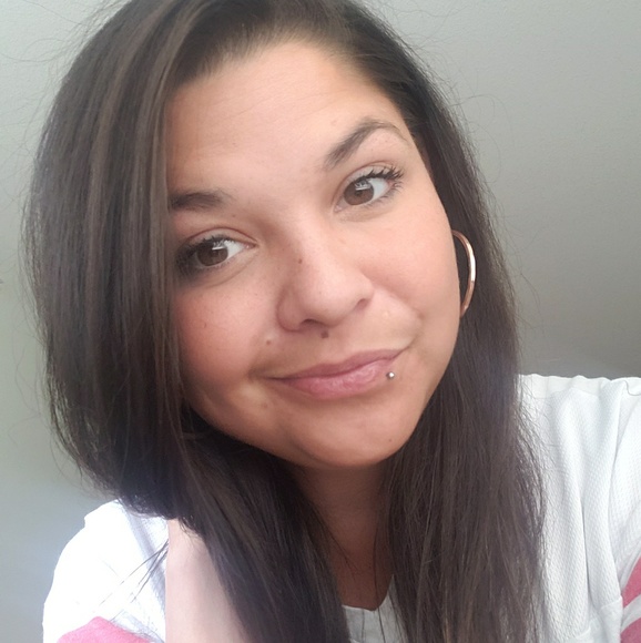 Meet your Posher, Sharlee - Picture 1 of 1